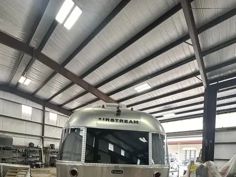 2021 Airstream Caravel 16RB — photo 3