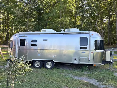 2023 Airstream Globetrotter 25 ft — photo 1
