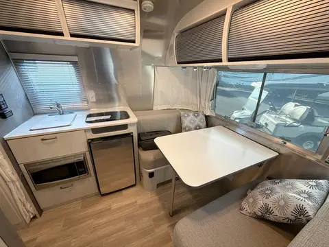 2023 Airstream Bambi 16RB — photo 2