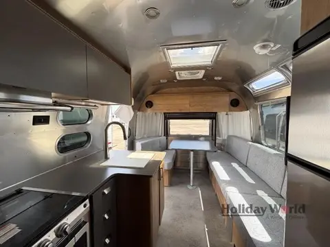 2027 Airstream Tradewind 25FB — photo 5