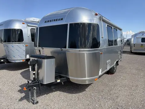 2025 Airstream Caravel 20FB — photo 3