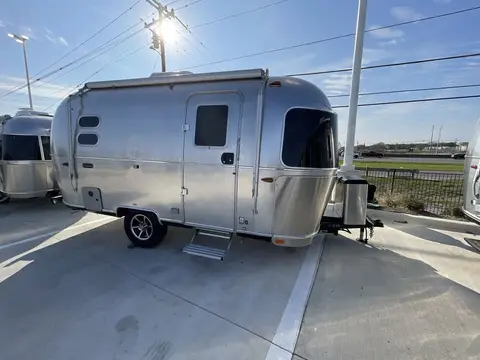 2024 Airstream Caravel — photo 2