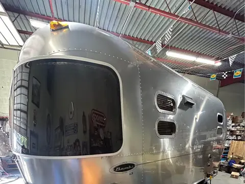 2007 Airstream Bambi Special Edition LS 19 ft — photo 2