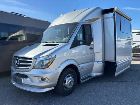 2019 Airstream Atlas MURPHY SUITE — photo 2