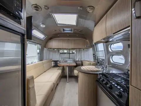 2018 Airstream Flying Cloud 23CB — photo 5