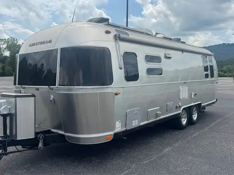 2018 Airstream Flying Cloud — photo 2