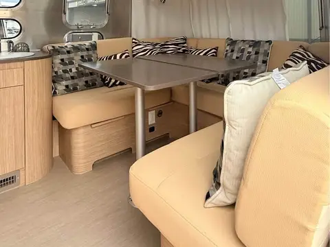 2019 Airstream Flying Cloud 26RB — photo 4