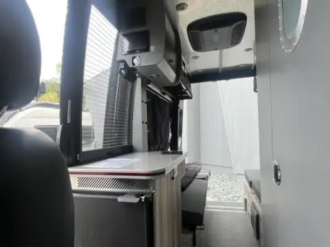 2025 Airstream Interstate — photo 5