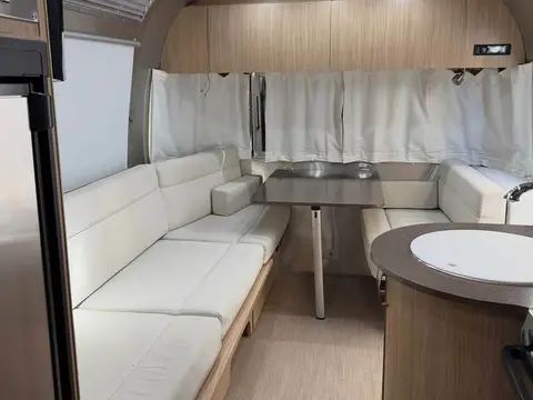 2019 Airstream Flying Cloud 23CB Bunk — photo 4