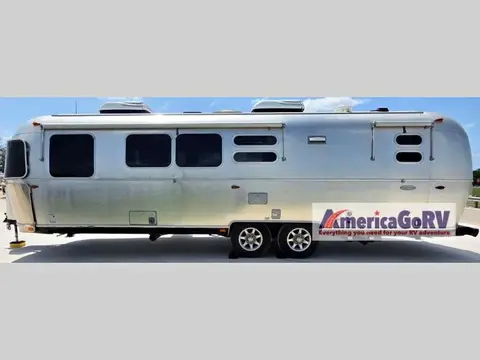 2017 Airstream Flying Cloud 30 Bunk FB — photo 1