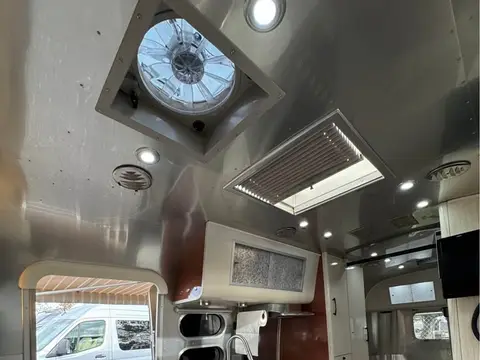 2020 Airstream International Serenity — photo 4