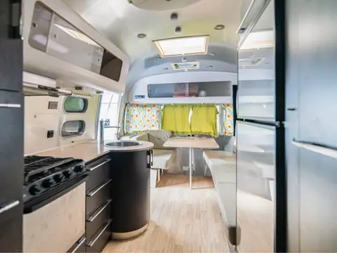 2012 Airstream International Signature 27ft QFB 27 ft — photo 5