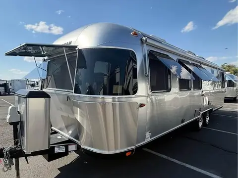 2019 Airstream Classic 30qb — photo 2