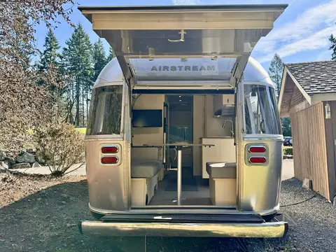 2023 Airstream Flying Cloud 25FB — photo 1