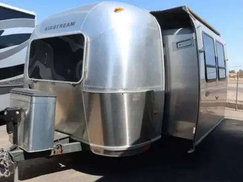 2005 Airstream Safari LS Slide Out 28SO — photo 2