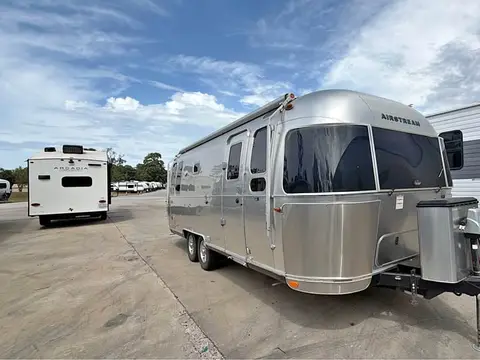 2019 Airstream Flying Cloud 26RB — photo 1