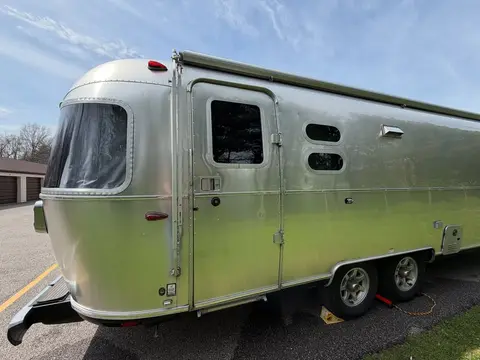 2023 Airstream Flying Cloud — photo 3