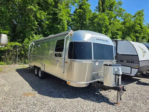 2017 Airstream International Serenity 27FBQ — photo 1