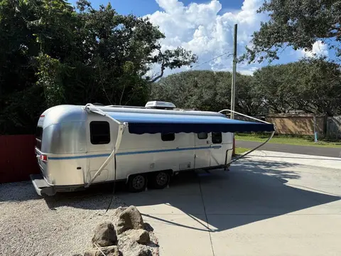 1997 Airstream Safari 25 ft — photo 2