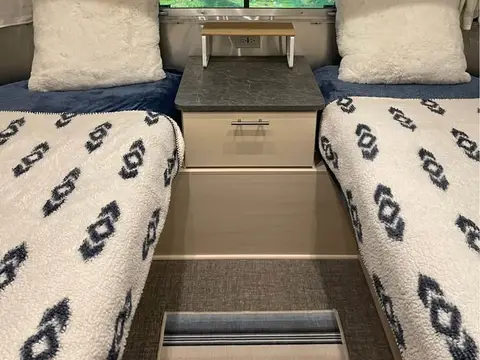 2023 Airstream Flying Cloud — photo 5