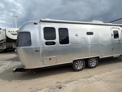 2019 Airstream Flying Cloud 26RB — photo 4