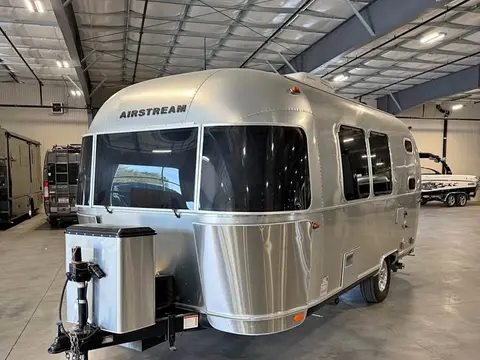 2017 Airstream Flying Cloud — photo 1