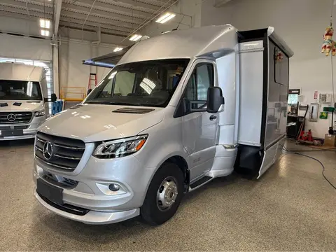 2022 Airstream Atlas — photo 3