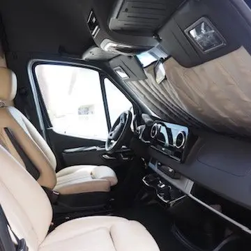2023 Airstream Tommy Bahama 24GT — photo 4