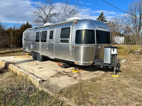 2019 Airstream Flying Cloud BUNK — photo 1