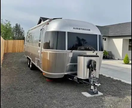 2023 Airstream Flying Cloud — photo 1