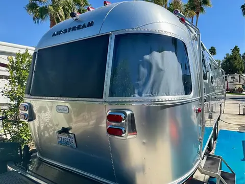 2022 Airstream Flying Cloud 27FB — photo 4