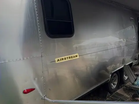 2005 Airstream Safari SL 28 ft — photo 2