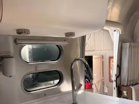 2021 Airstream Globetrotter 27’ FBT 27 ft — photo 5