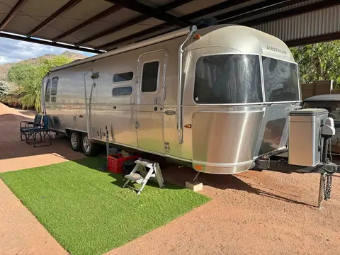 2010 Airstream Flying Cloud 30 RB — photo 1