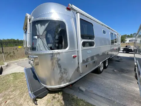 2026 Airstream Classic 28RBT — photo 4