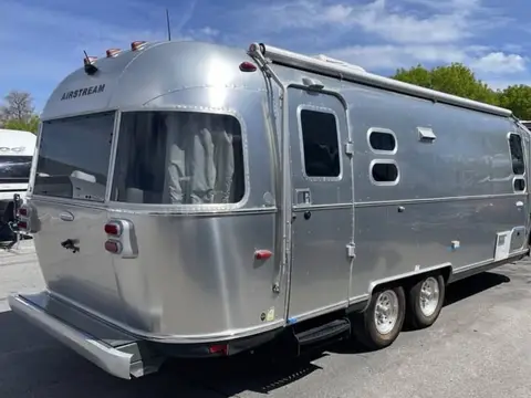 2014 Airstream International Serenity 25FB — photo 4