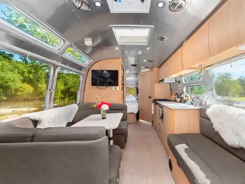 2018 Airstream Flying Cloud — photo 4