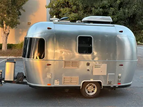 2017 Airstream Bambi 16 ft — photo 2