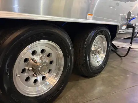 2026 Airstream International Twin — photo 3