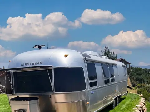 2005 Airstream Classic 30 ft — photo 1