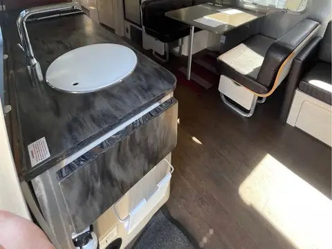 2019 Airstream International Serenity 30RB twin — photo 5