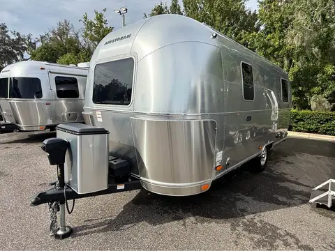 2026 Airstream World Traveler 22RB — photo 4