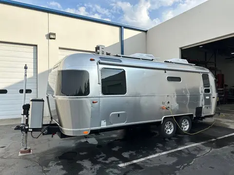2022 Airstream Flying Cloud RB Twin 25 ft 11 in — photo 3