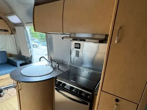 2010 Airstream Flying Cloud 23CNB; — photo 4