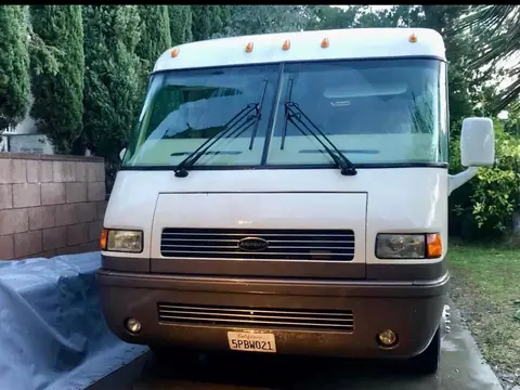 2005 Airstream Land Yacht 30 ft — photo 2