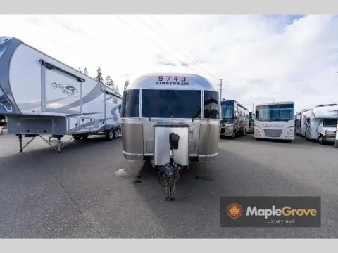 2015 Airstream Flying Cloud 25FB — photo 3