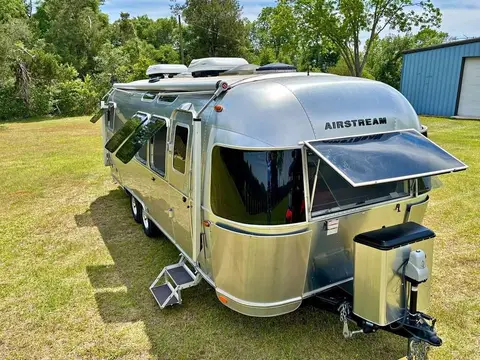 2019 Airstream International Serenity 28R Twin — photo 1