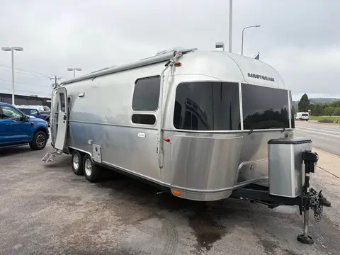 2023 Airstream Flying Cloud 27FB — photo 4