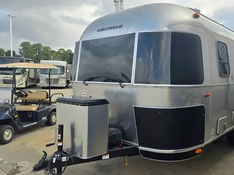 2022 Airstream Bambi 19CB — photo 2