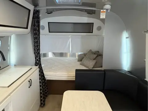 2022 Airstream Caravel 22FB — photo 5